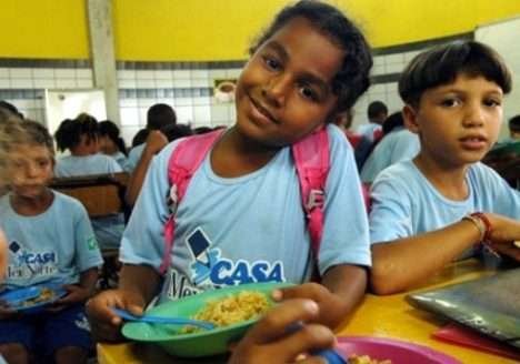 Prefeito de São Paulo veta mais orgânicos na merenda escolar Prefeito de São Paulo veta mais orgânicos na merenda escolar