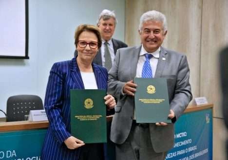 Ministério da Agricultura e IPEA firmam parceria ligada ao setor de Bioinsumos Ministério da Agricultura e IPEA firmam parceria ligada ao setor de Bioinsumos