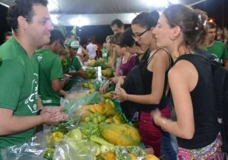 Alimentos Orgânicos atraem cada vez mais a atenção dos consumidores Alimentos Orgânicos atraem cada vez mais a atenção dos consumidores