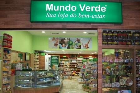 A rede Mundo Verde, de produtos orgânicos, é vendida.
