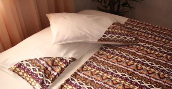 Justa Trama amplia entrega de lençóis orgânicos a hospitais públicos de Porto Alegre